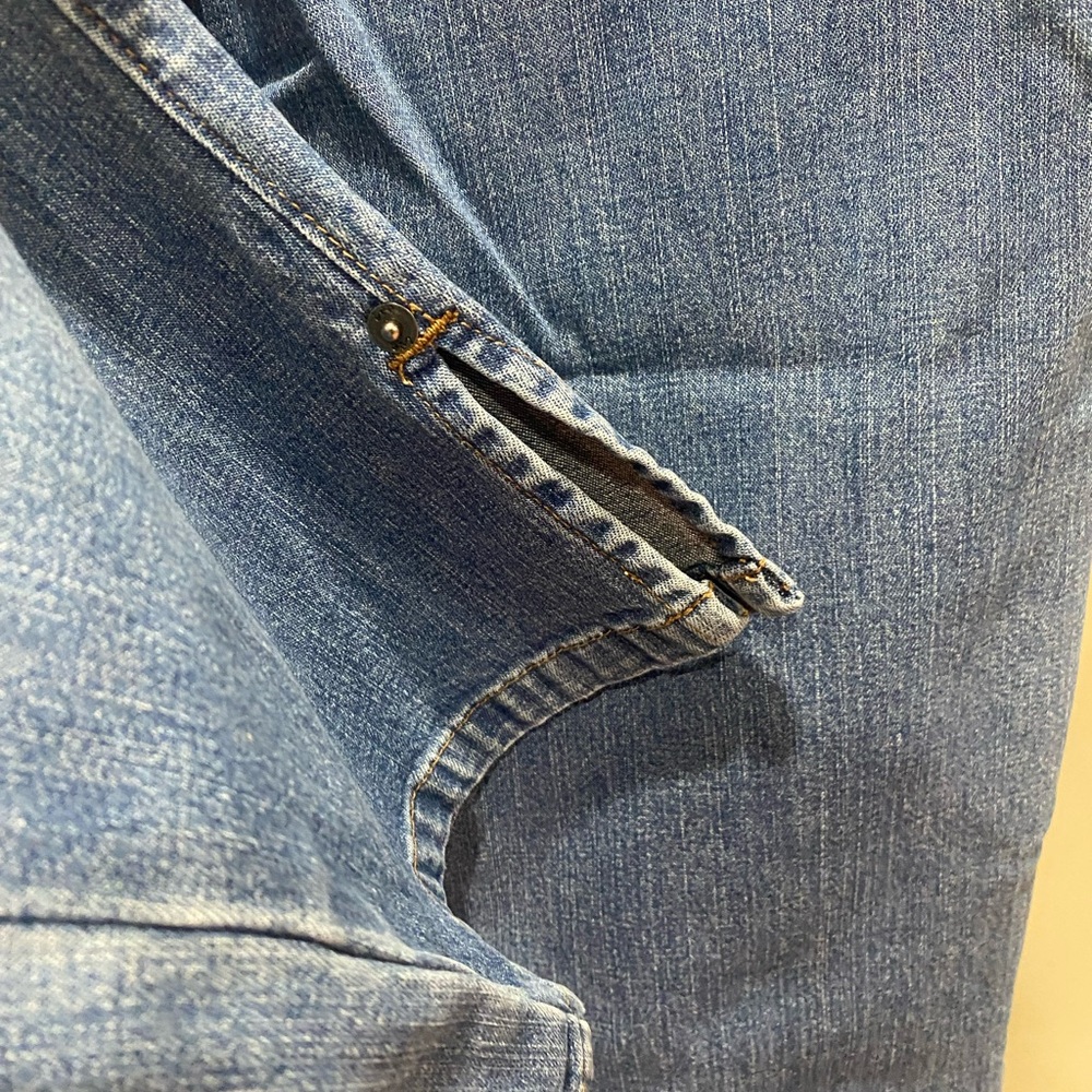 Lee Riveted Ultimate 5 Straight Leg Jeans – Women’s Size 6M-201 - Picture 5 of 7